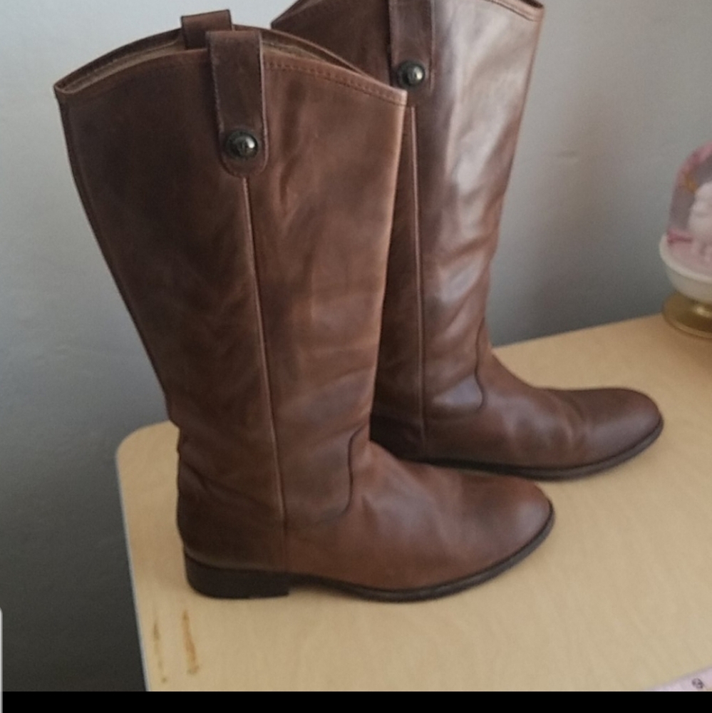 Frye melissa button 9.5 distressed brown